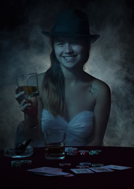 Slot Math & Poker Bluffs: The Real Skills Behind iGaming Wins